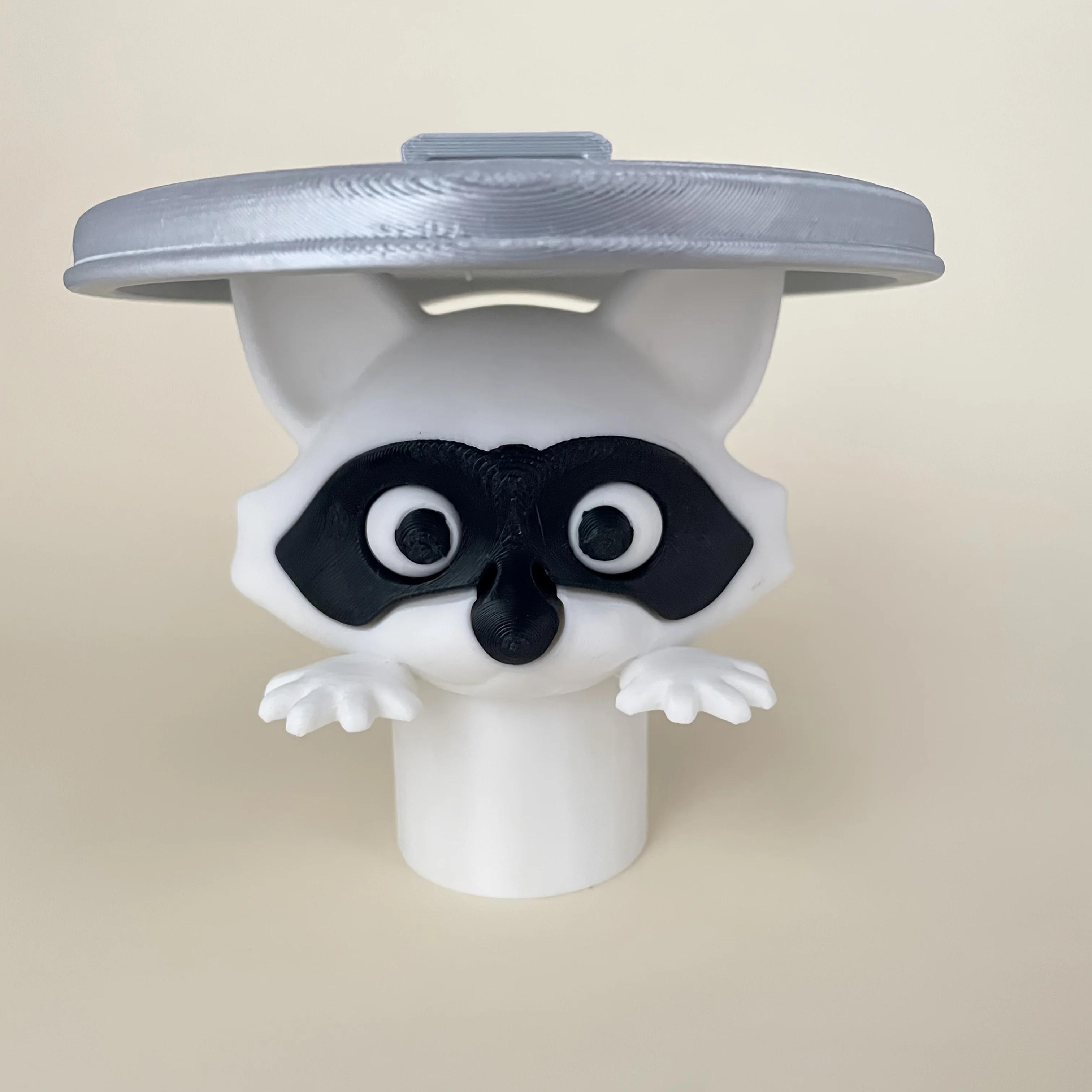 1Pc Adorable 3D Printed Raccoon Toilet Roll Holder, White Plastic with Lid, Playful Bathroom Decor Tissue Organizer 10x11.3 CM
1Pc Adorable 3D Printed Raccoon Toilet Roll Holder, White Plastic with Lid, Playful Bathroom Decor Tissue Organizer 10x11.3 CM