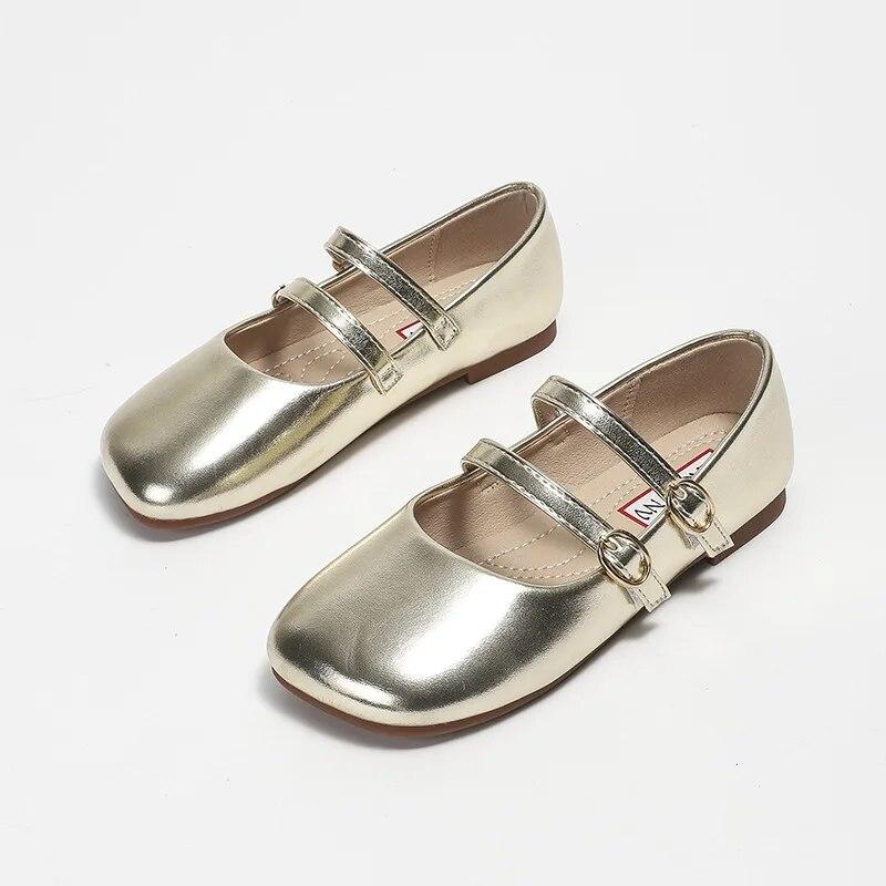 Children s Solid Color Square Head Breathable Non Slip Flat Shoes Girls New Soft Sole Walking Small Leather Shoes
Children s Solid Color Square Head Breathable Non Slip Flat Shoes Girls New Soft Sole Walking Small Leather Shoes