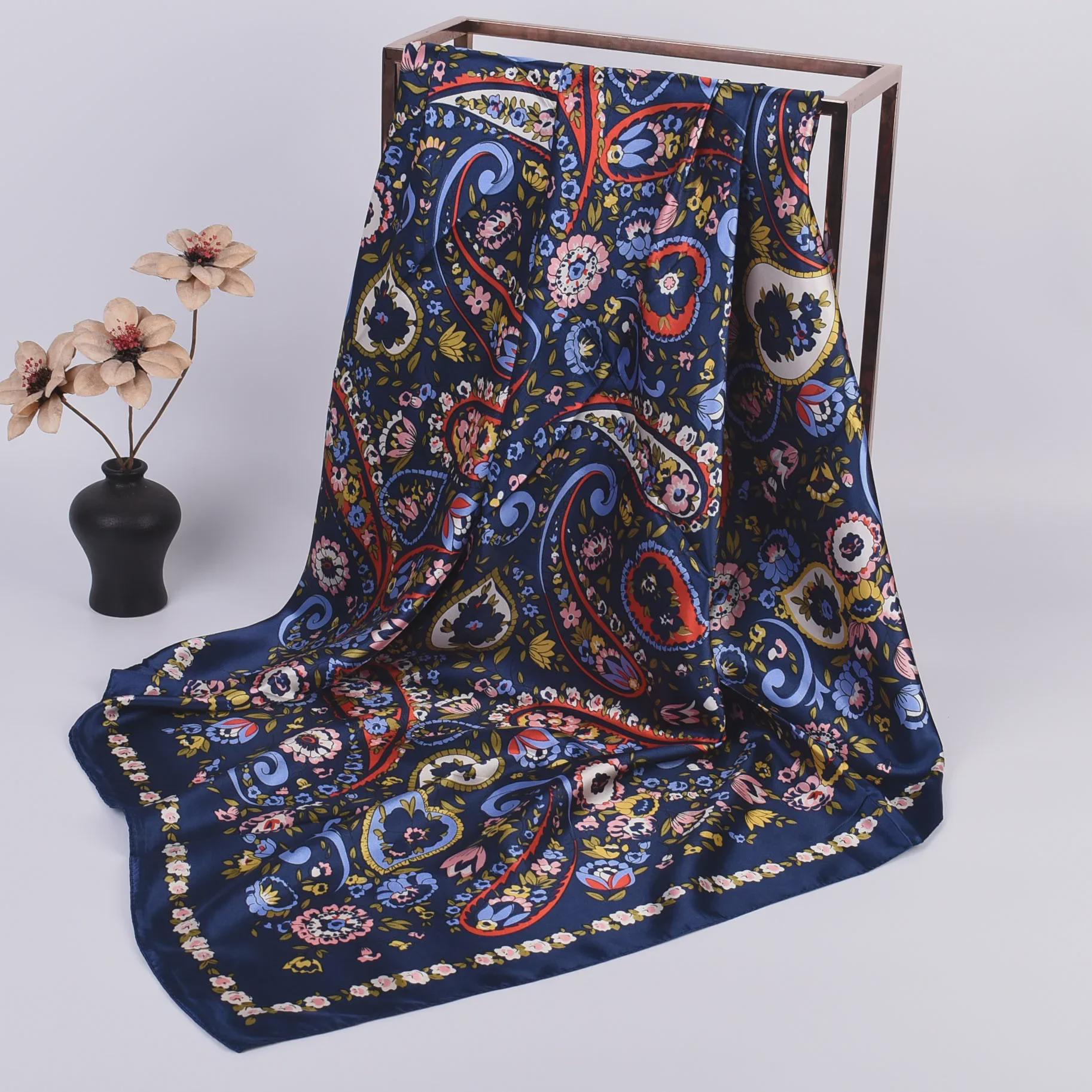 Autumn/Winter Cashew Pattern Silk Satin Scarf 90x90 cm 90cm*90cm темно-синього кольору
Autumn/Winter Cashew Pattern Silk Satin Scarf 90x90 cm 90cm*90cm темно-синього кольору