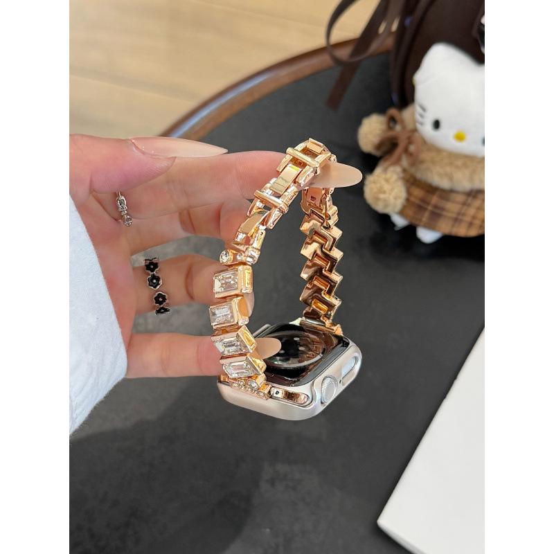 Compatible Diamond-Studded Metal Strap for Huawei GT654, Xiaomi 9 Pro, Apple iWatch 11 Redmi Watch 4/5/6 рожевий колір золота
Compatible Diamond-Studded Metal Strap for Huawei GT654, Xiaomi 9 Pro, Apple iWatch 11 Redmi Watch 4/5/6 рожевий колір золота