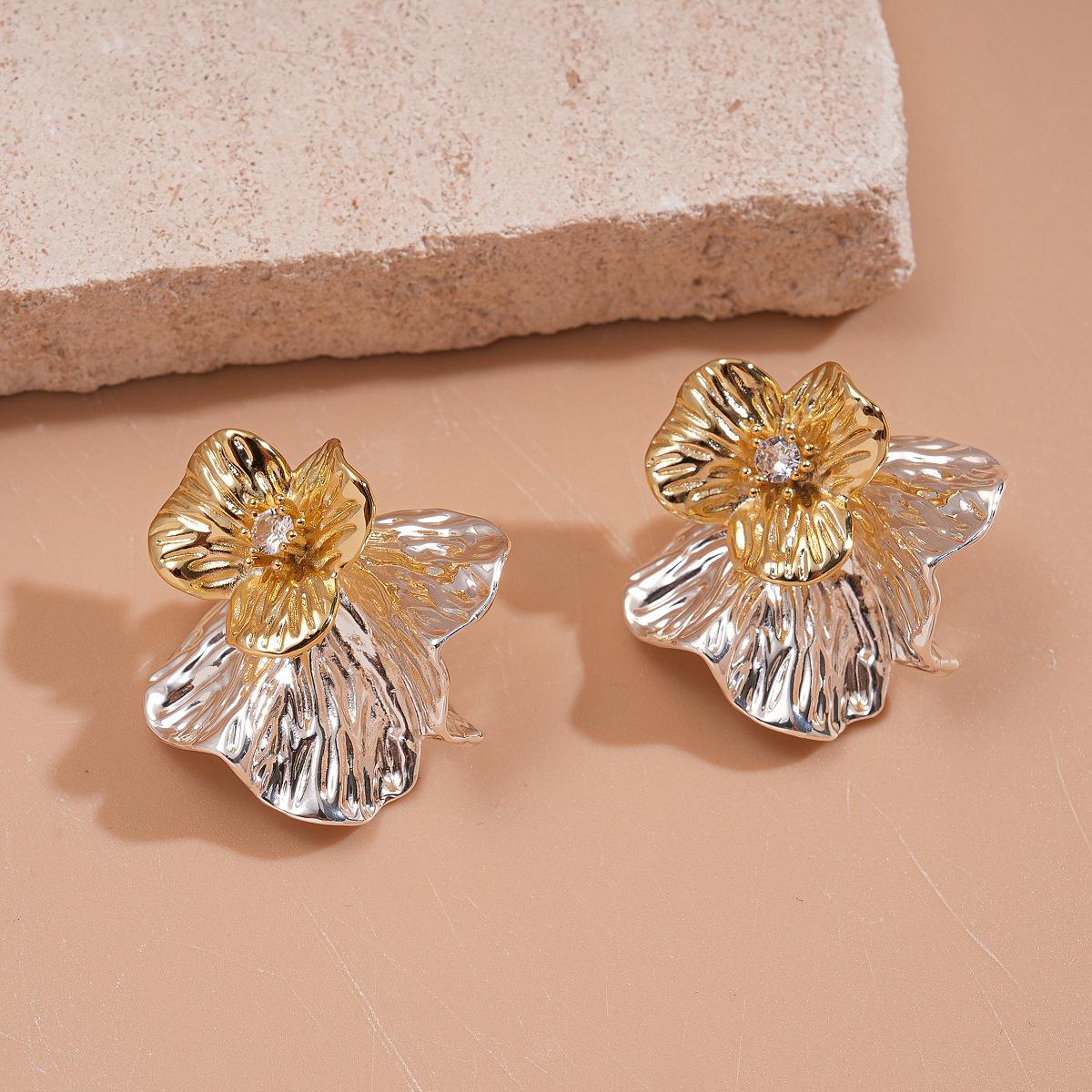 DIGADAGU Metal Pleated Flower Stud Earrings New Minimalist Classic Earrings Women s Party Zircon Accessories золотий
DIGADAGU Metal Pleated Flower Stud Earrings New Minimalist Classic Earrings Women s Party Zircon Accessories золотий