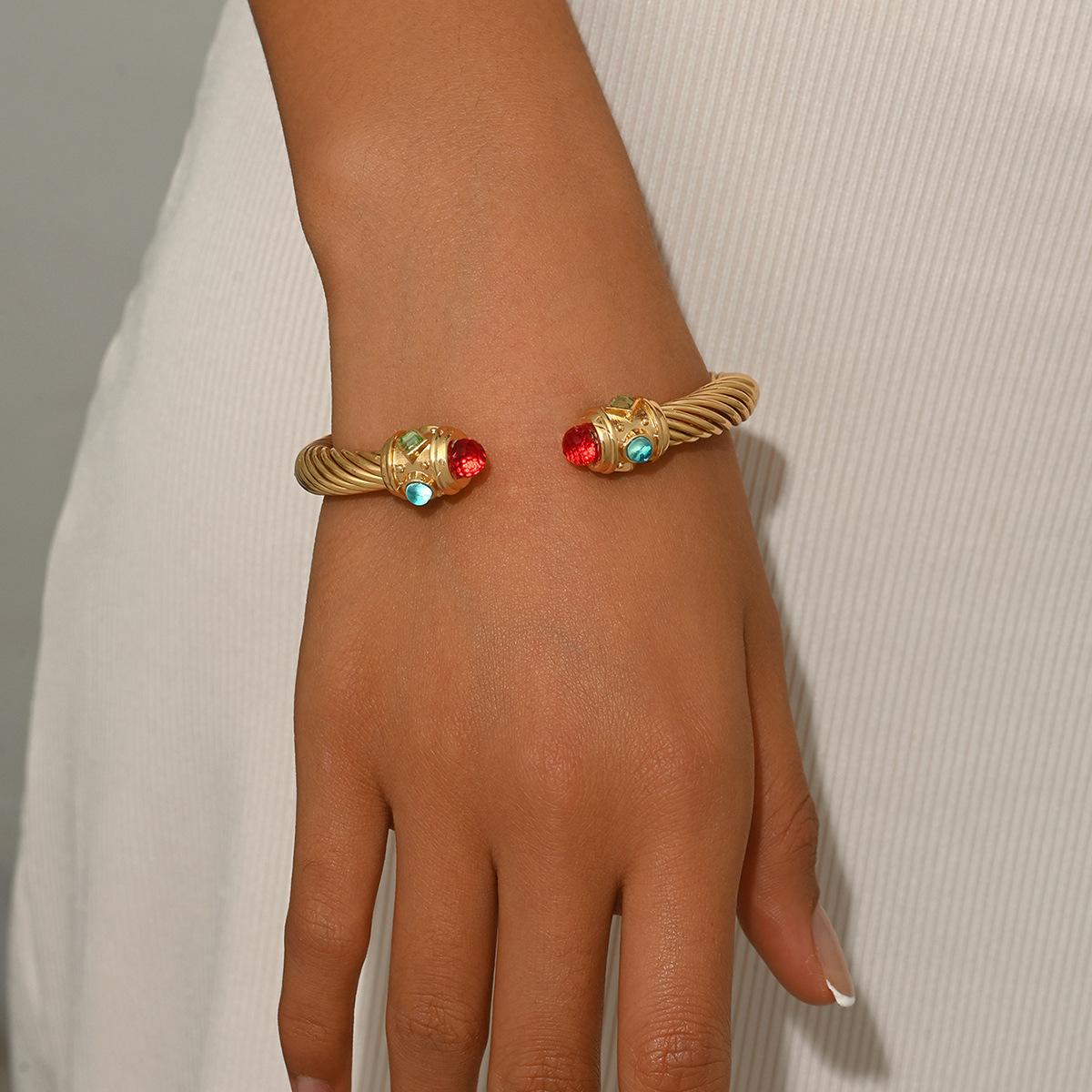 Fashion style geometric women s bracelet set with colored diamonds Adjustable design bracelet women s jewelry
Fashion style geometric women s bracelet set with colored diamonds Adjustable design bracelet women s jewelry