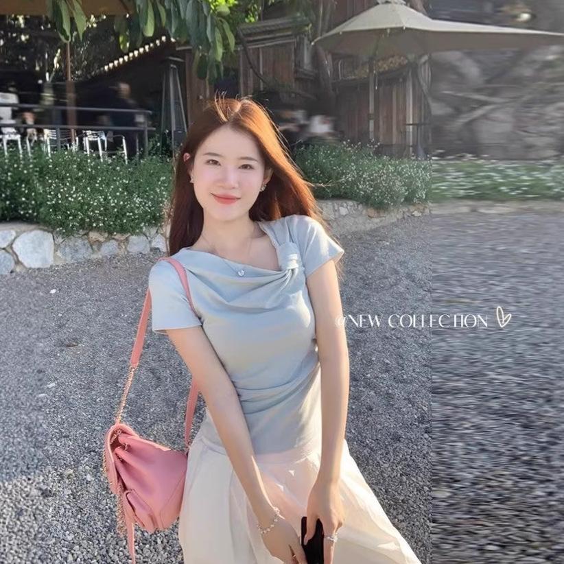 Light blue sweet short-sleeved T-shirt for women s summer new Korean straps for girls to wear slim-fitting bottoming shirt XL
Light blue sweet short-sleeved T-shirt for women s summer new Korean straps for girls to wear slim-fitting bottoming shirt XL