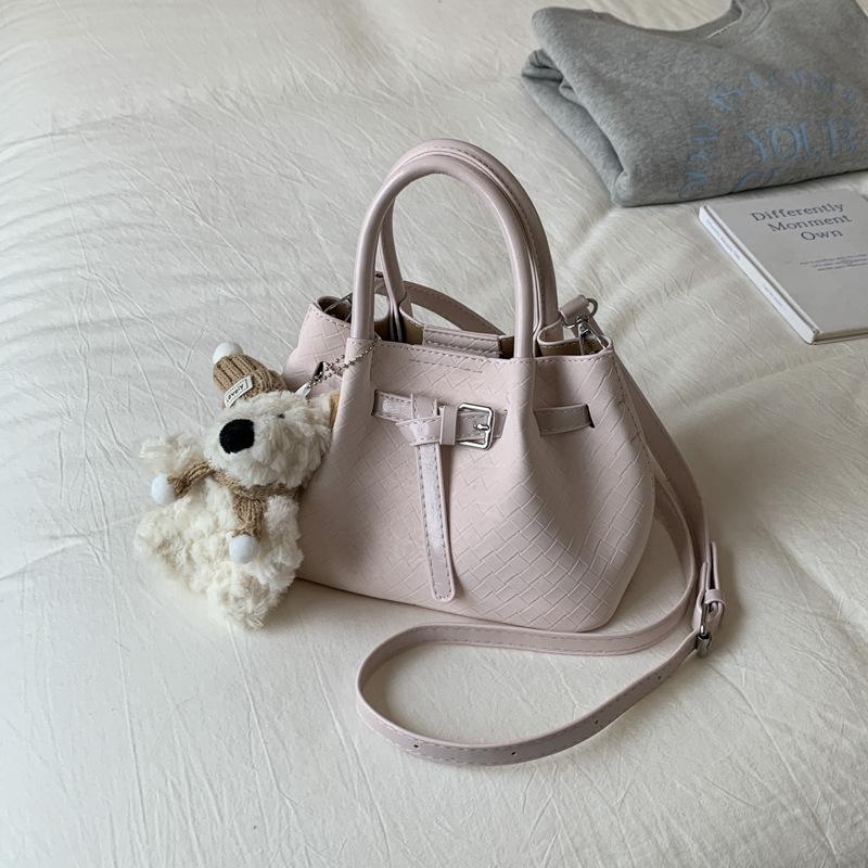 Woven tote bag women s 2025 new versatile one-shoulder crossbody bag simple commuter handbag no pendant розовый
Woven tote bag women s 2025 new versatile one-shoulder crossbody bag simple commuter handbag no pendant розовый