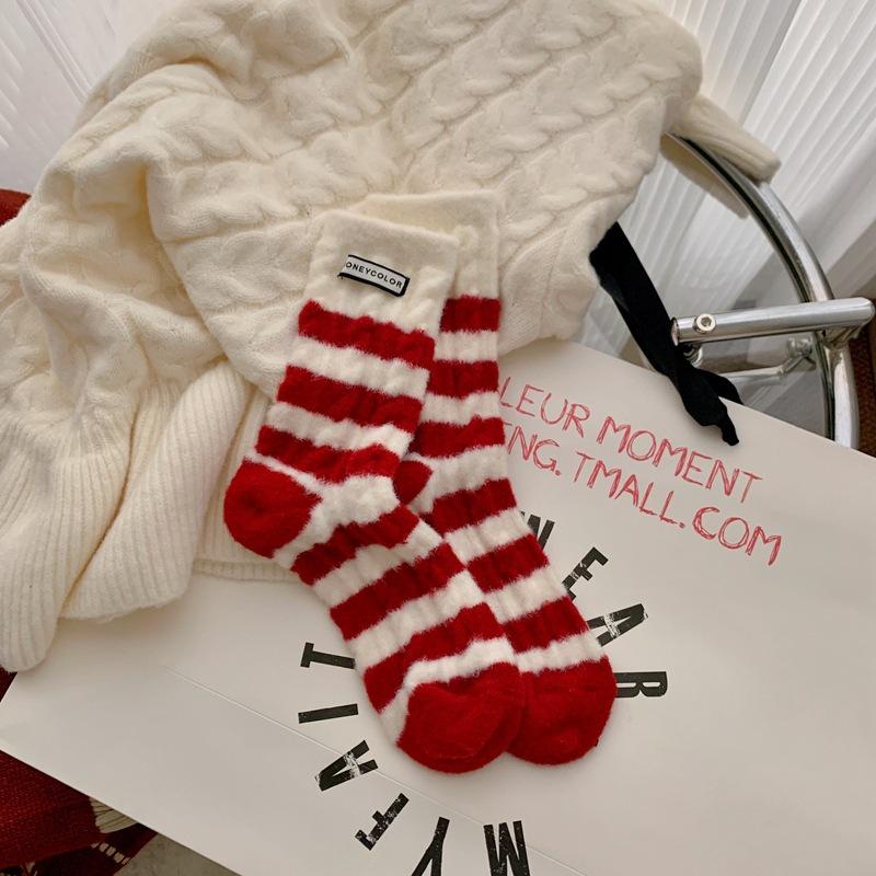 Winter New Year Velvet Socks with Red White Stripes for Women Mid Tube Socks Girls Warm Plush Red Socks Christmas Gift M
Winter New Year Velvet Socks with Red White Stripes for Women Mid Tube Socks Girls Warm Plush Red Socks Christmas Gift M