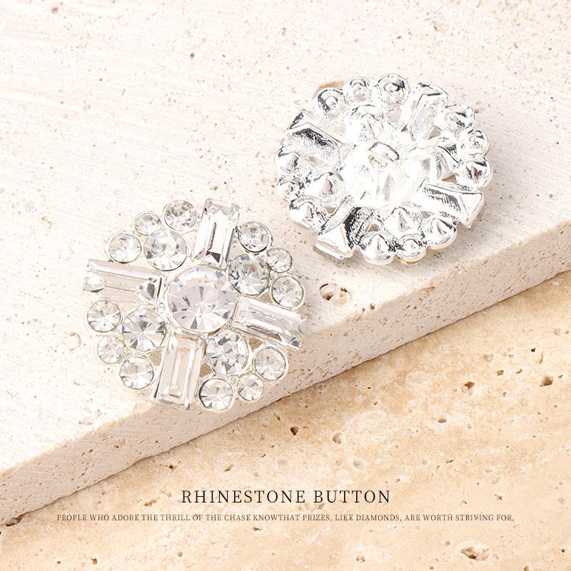 5pcs High-End Rhinestone Buttons Women S Tops Hand-Sewn Decorative Buttons Mink Fur Coat Sweater Jacket Buttons 24Mm silver
5pcs High-End Rhinestone Buttons Women S Tops Hand-Sewn Decorative Buttons Mink Fur Coat Sweater Jacket Buttons 24Mm silver