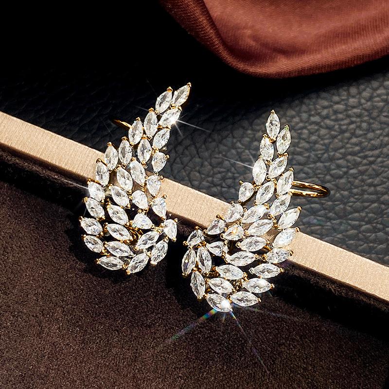 Huitan Luxury Fashion Wing Earrings for Women AAA White Cubic Zirconia Brilliant Female Accessories Party Statement Zircon Gift
Huitan Luxury Fashion Wing Earrings for Women AAA White Cubic Zirconia Brilliant Female Accessories Party Statement Zircon Gift