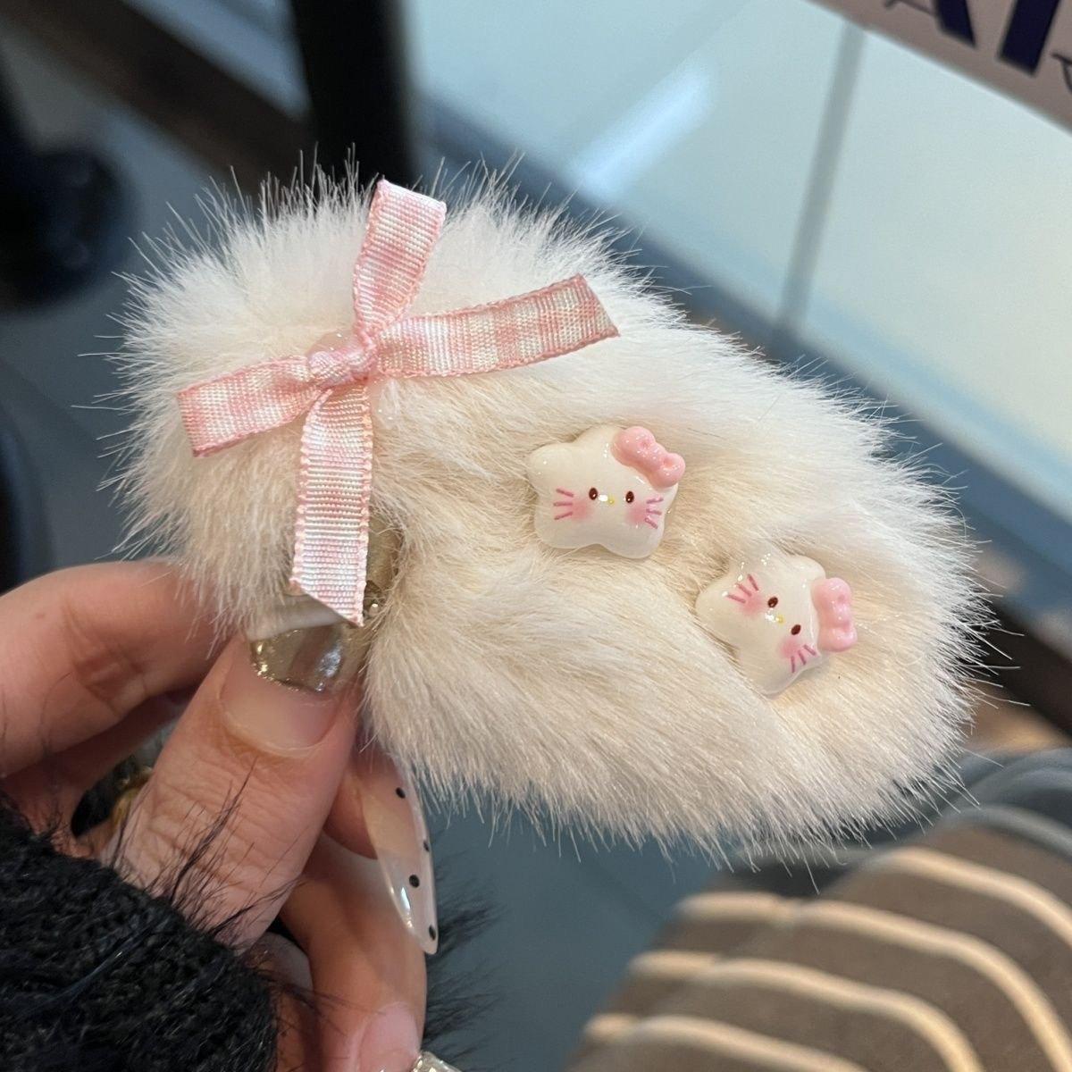 2025 New Cat Star Hair Clips with Furry Oval Shape Cute Cartoon Side Bangs Claw Clips for Women Kawaii Spring Accessories
2025 New Cat Star Hair Clips with Furry Oval Shape Cute Cartoon Side Bangs Claw Clips for Women Kawaii Spring Accessories