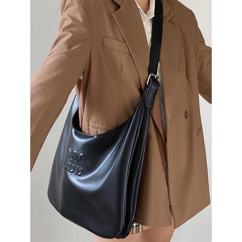 Large Capacity Soft Pitot Bag Women s 2024 Black Premium Casual Commuter Shoulder Bag Crossbody Bag чёрный
Large Capacity Soft Pitot Bag Women s 2024 Black Premium Casual Commuter Shoulder Bag Crossbody Bag чёрный