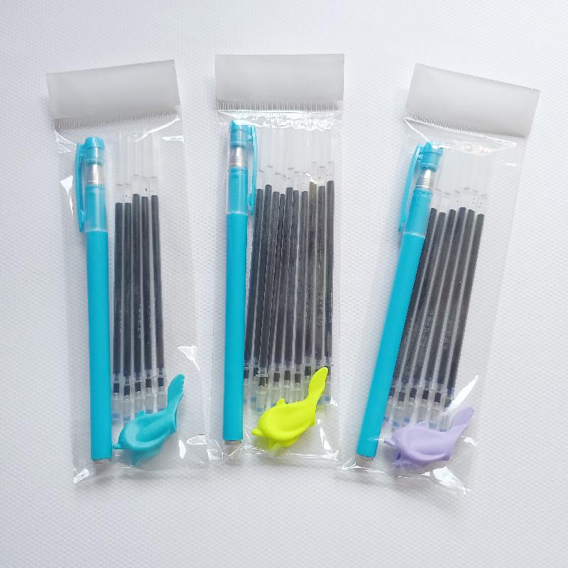 Fading Magic Groove Calligraphy Copybook Set with 380 Blue Auto-Disappearing Pen Refills Black Barrel: 1 Pen + 1 Grip + 5 Refills
Fading Magic Groove Calligraphy Copybook Set with 380 Blue Auto-Disappearing Pen Refills Black Barrel: 1 Pen + 1 Grip + 5 Refills