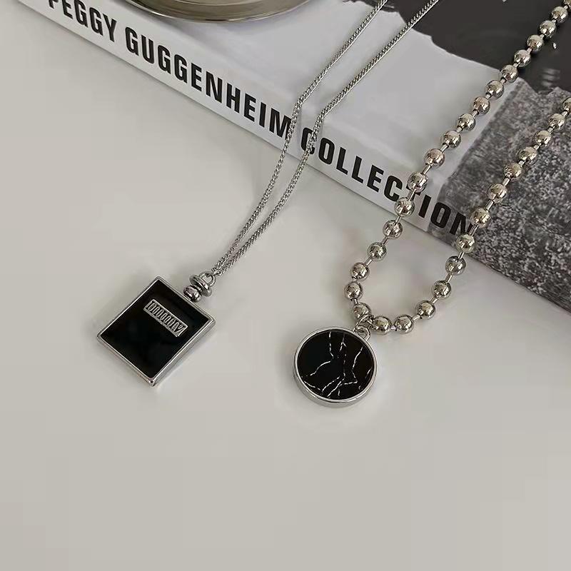 Hip Hop Double Stacked Necklace Women S Tide Sweater Chain Men S And Women S Long Collarbone Chain Perfume Bottle Pendant
Hip Hop Double Stacked Necklace Women S Tide Sweater Chain Men S And Women S Long Collarbone Chain Perfume Bottle Pendant