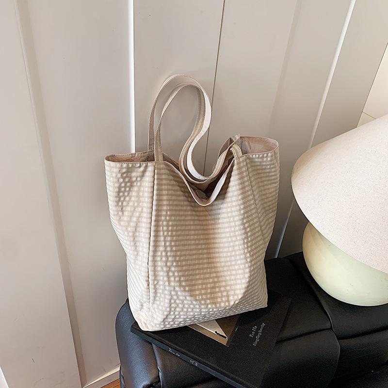Новая повседневная универсальная маленькая свежая полосатая парусиновая сумка большой вместимости на плечо женская сумка сумка-тоут для поездок на работу
Новая повседневная универсальная маленькая свежая полосатая парусиновая сумка большой вместимости на плечо женская сумка сумка-тоут для поездок на работу