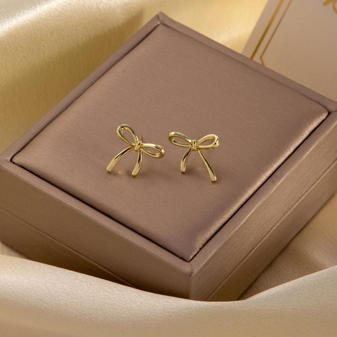 Simple Cute Small Bow Earrings for Women Girls New Trendy Gold Plated Bowkont Ear Studs Piercing Jewelry Gifts Wholesale
Simple Cute Small Bow Earrings for Women Girls New Trendy Gold Plated Bowkont Ear Studs Piercing Jewelry Gifts Wholesale