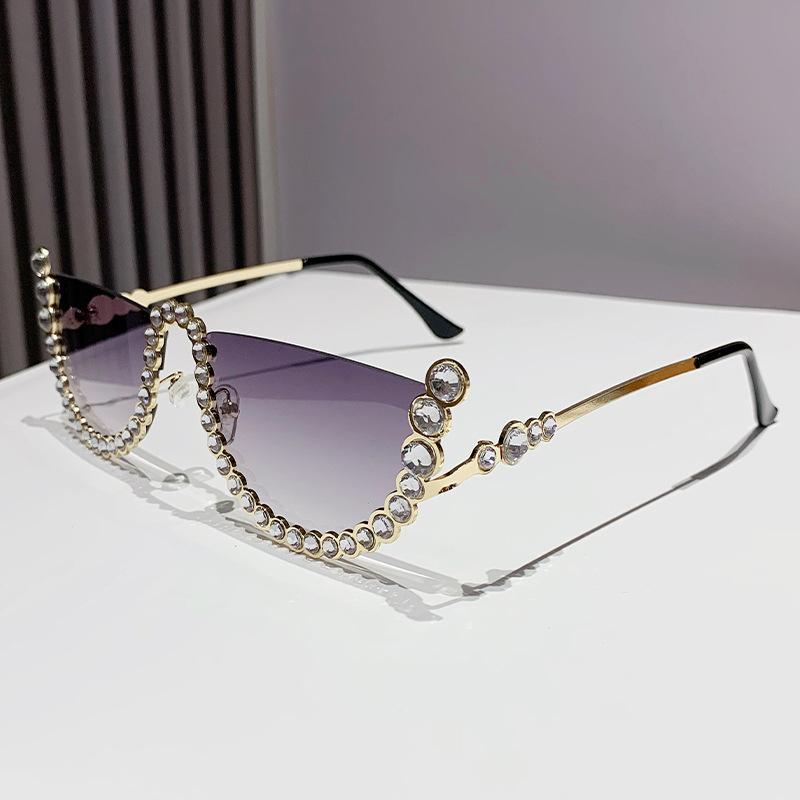 Luxury Brand Designer Diamond Half Frame Sunglasses Women For Female Vintage Fashion Sun Glasses Punk Rhinestone Crystal Metal серый
Luxury Brand Designer Diamond Half Frame Sunglasses Women For Female Vintage Fashion Sun Glasses Punk Rhinestone Crystal Metal серый