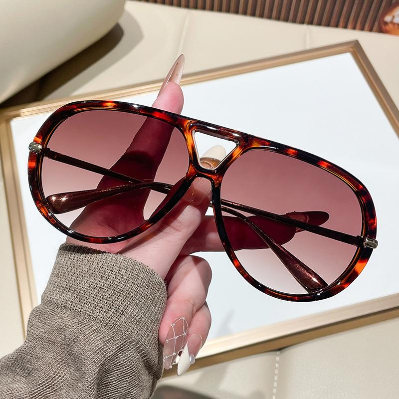 vintage oversized square sunglasses for women new fashion alloy leopard Y2K sun glasses ladies trendy outdoor eyewear uv400
vintage oversized square sunglasses for women new fashion alloy leopard Y2K sun glasses ladies trendy outdoor eyewear uv400