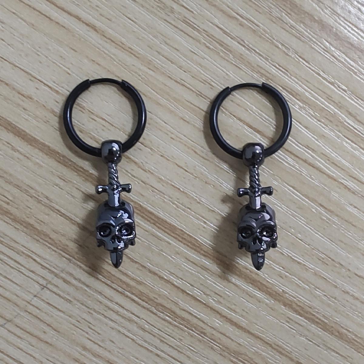 1 Pair of Punk Gothic Skull Sword Hoop Earrings for Men чорний
1 Pair of Punk Gothic Skull Sword Hoop Earrings for Men чорний