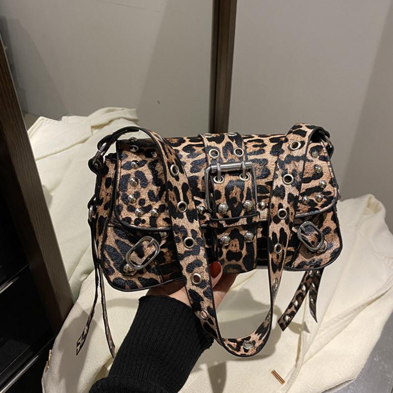 Trendy Motorcycle Punk Style Shoulder Bag for Women Solid Color Fashion Rivet Commuter Small Square Underarm Bag CLE 23x6.5x13.5cm леопардовый
Trendy Motorcycle Punk Style Shoulder Bag for Women Solid Color Fashion Rivet Commuter Small Square Underarm Bag CLE 23x6.5x13.5cm леопардовый
