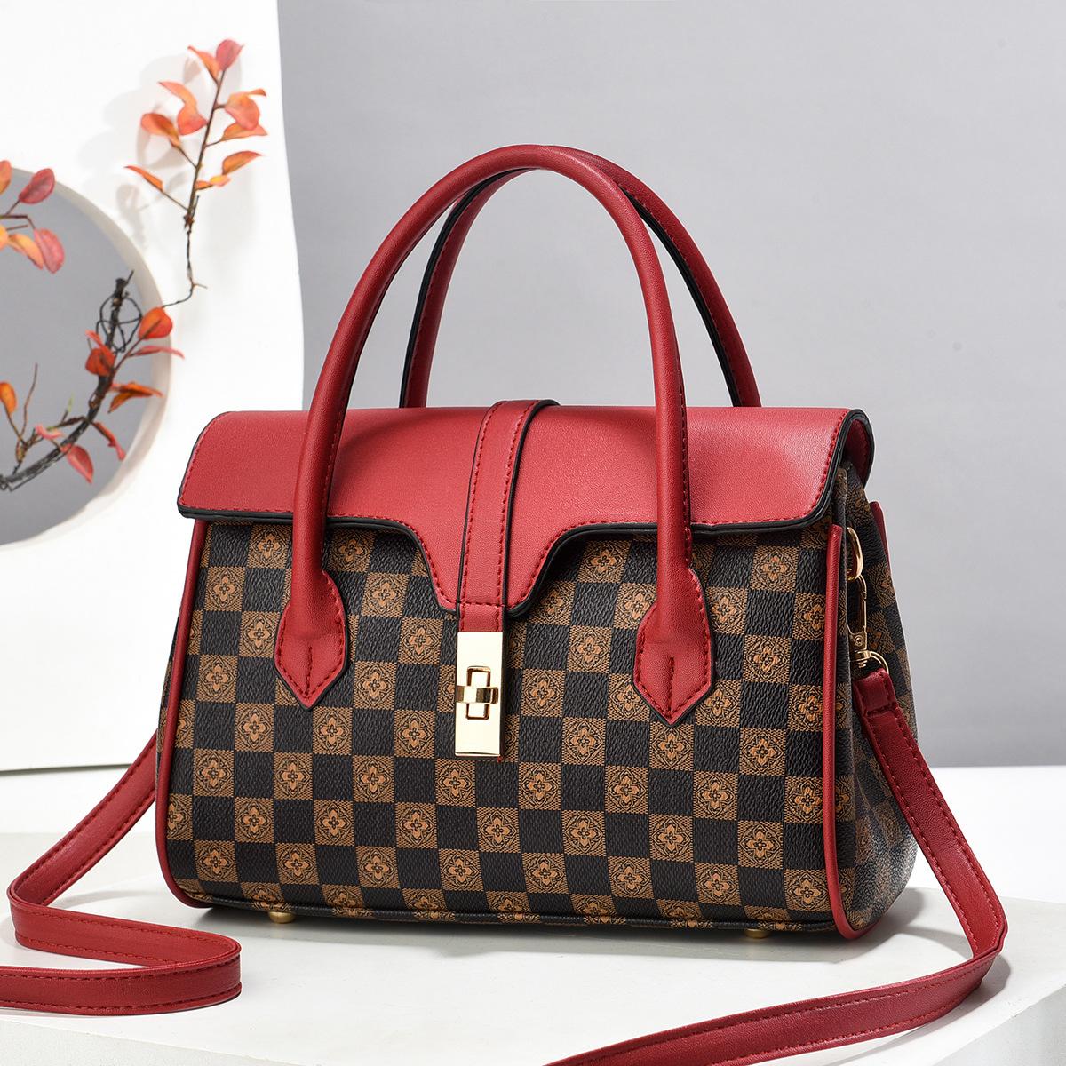 Новая женская сумка модная ретро сумка через плечо модная универсальная качественная женская сумка 26*11*18
Новая женская сумка модная ретро сумка через плечо модная универсальная качественная женская сумка 26*11*18