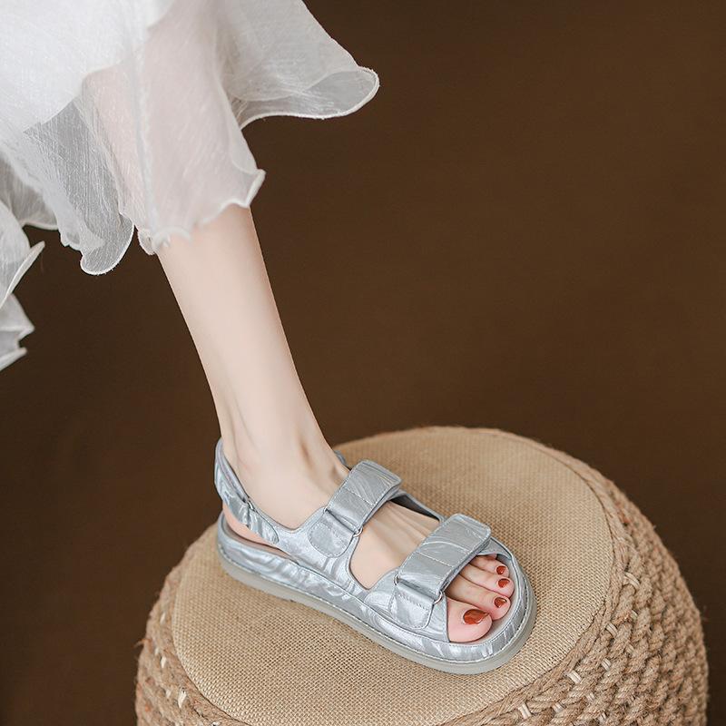 2025 summer and autumn new silver super fire outer wear cool slippers children versatile flat bottom thick bottom long wear not tired feet 35
2025 summer and autumn new silver super fire outer wear cool slippers children versatile flat bottom thick bottom long wear not tired feet 35