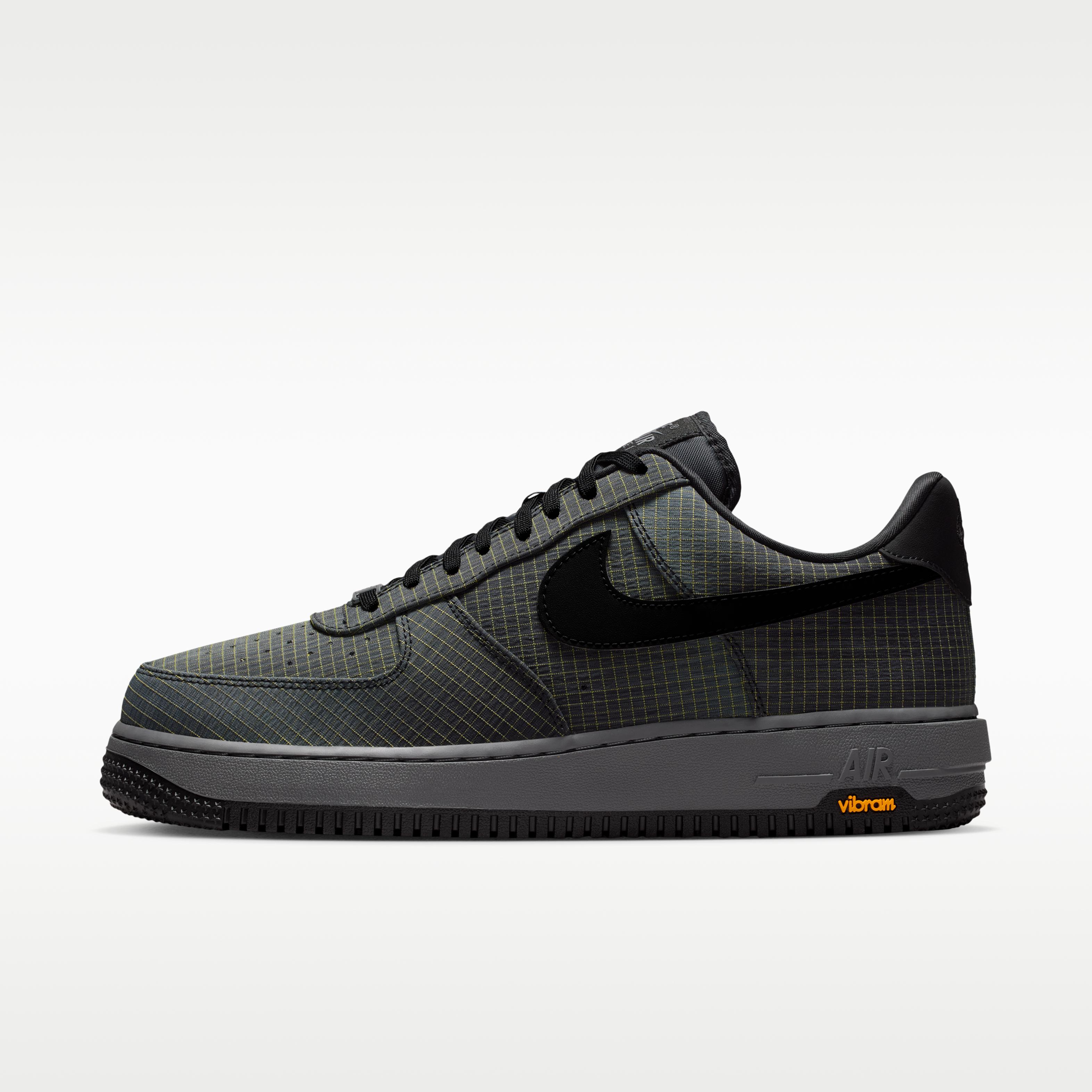 Nike Air Force 1 Low LX Vibram Pencil Point 40.5
Nike Air Force 1 Low LX Vibram Pencil Point 40.5