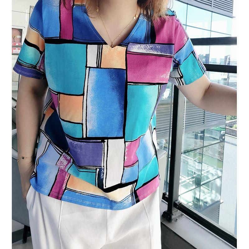 Новинка, женская одежда больших размеров, цветной геометрический узор, футболка с коротким рукавом и V-образным вырезом, минималистичный универсальный повседневный топ, хлопок, эластичный материал Figure Color L
Новинка, женская одежда больших размеров, цветной геометрический узор, футболка с коротким рукавом и V-образным вырезом, минималистичный универсальный повседневный топ, хлопок, эластичный материал Figure Color L