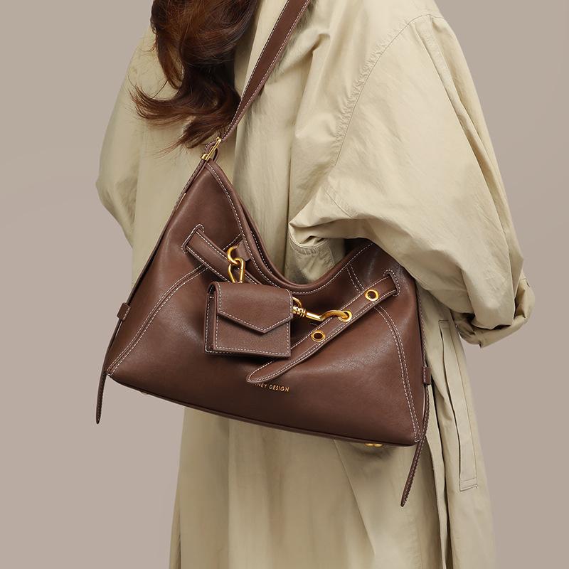 Bags New women s bags Commuter large-capacity niche shoulder messenger bags High-end fashion tote bags коричневый
Bags New women s bags Commuter large-capacity niche shoulder messenger bags High-end fashion tote bags коричневый