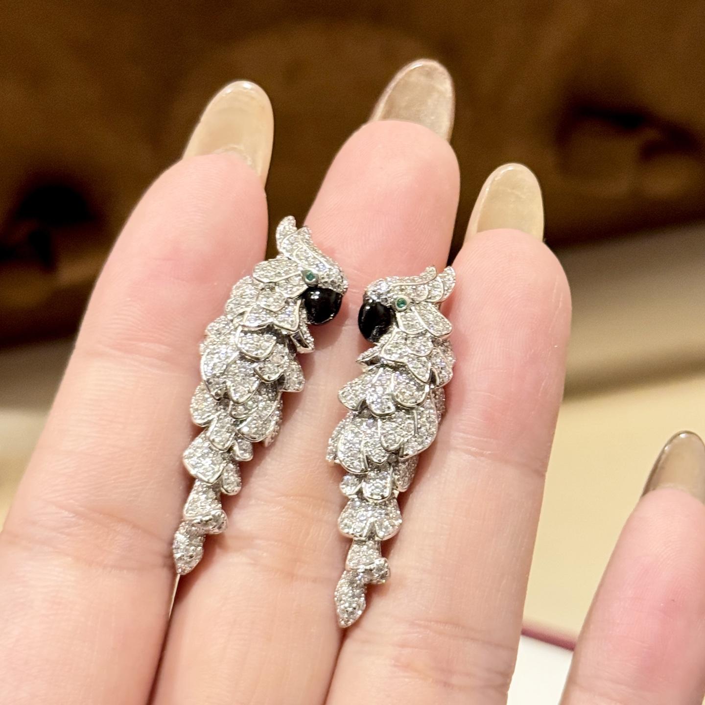 Ювелірні вироби високого класу Сережки-гарбузики з перлами Ажурні Сережки з матеріалу під золото Товсте гальванічне покриття Для щоденного носіння на день народження Earring
Ювелірні вироби високого класу Сережки-гарбузики з перлами Ажурні Сережки з матеріалу під золото Товсте гальванічне покриття Для щоденного носіння на день народження Earring