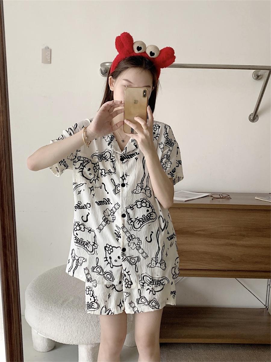 Premium graffiti style Hello Kitty full print pajamas summer short sleeves shorts cardigan two-piece girl loungewear S
Premium graffiti style Hello Kitty full print pajamas summer short sleeves shorts cardigan two-piece girl loungewear S
