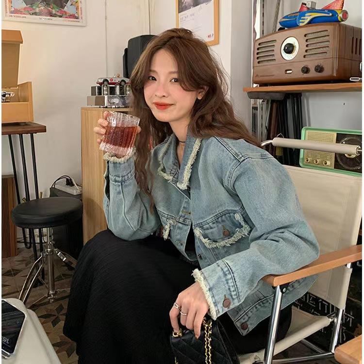 Весенне-осенняя женская джинсовая куртка больших размеров с кисточками в винтажном стиле в стиле Гонконга. L синий
Весенне-осенняя женская джинсовая куртка больших размеров с кисточками в винтажном стиле в стиле Гонконга. L синий