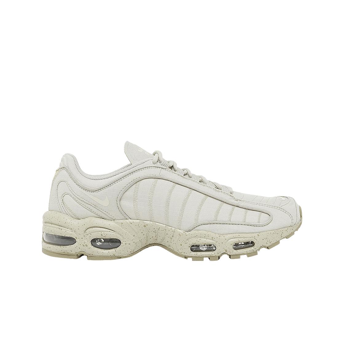 Nike Air Max Tailwind 4 Sandtrap 225
Nike Air Max Tailwind 4 Sandtrap 225