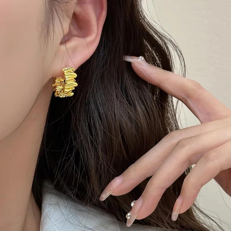 Необычные плиссированные серьги
Необычные плиссированные серьги