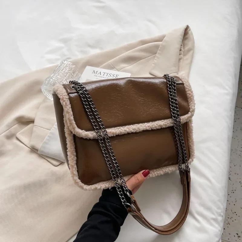 Осенне-зимняя большая вместительная плюшевая сумка-тоут женская новая модная сумка на цепочке из лакированной кожи с текстурой сращивания для поездок на работу