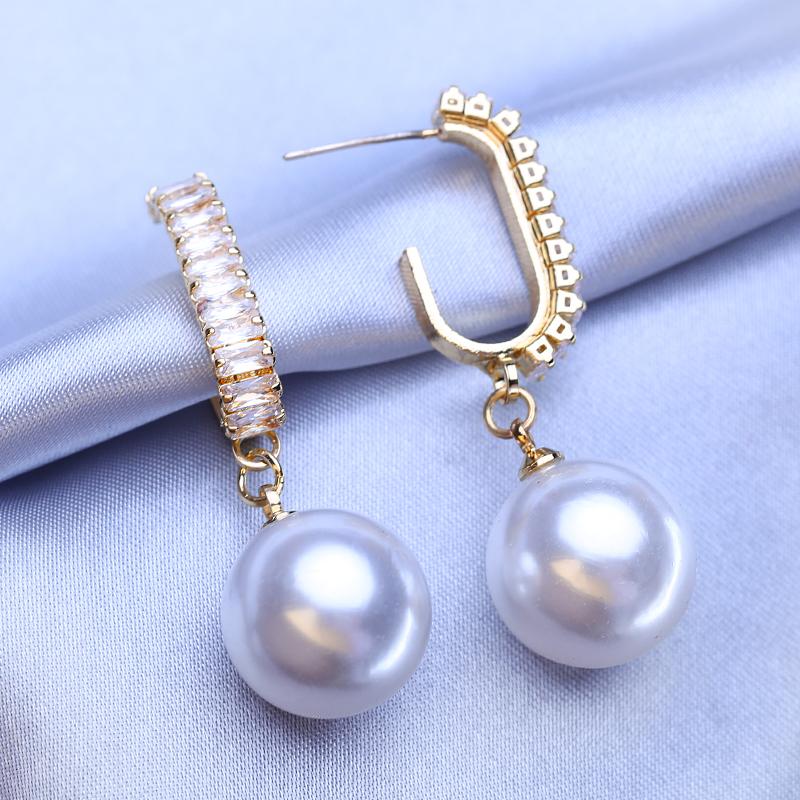 FEEYOO длинные серьги для женщин, модные серьги с кубическим цирконием, ювелирные изделия, свадебные серьги с искусственным жемчугом золотой
FEEYOO длинные серьги для женщин, модные серьги с кубическим цирконием, ювелирные изделия, свадебные серьги с искусственным жемчугом золотой