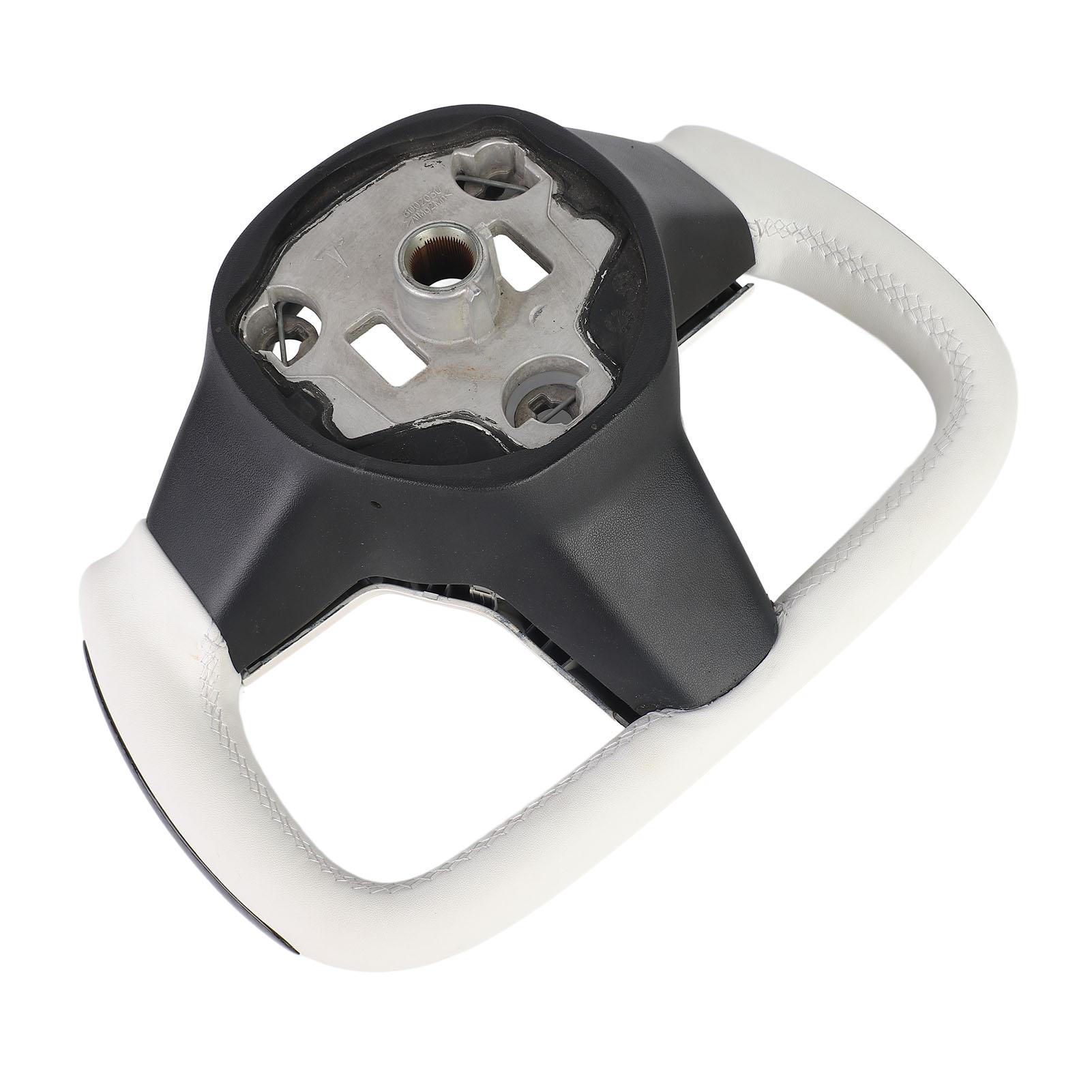 Рулевое колесо автомобиля с чехлом из углеродного волокна, подогревом и удобным захватом
Рулевое колесо автомобиля с чехлом из углеродного волокна, подогревом и удобным захватом