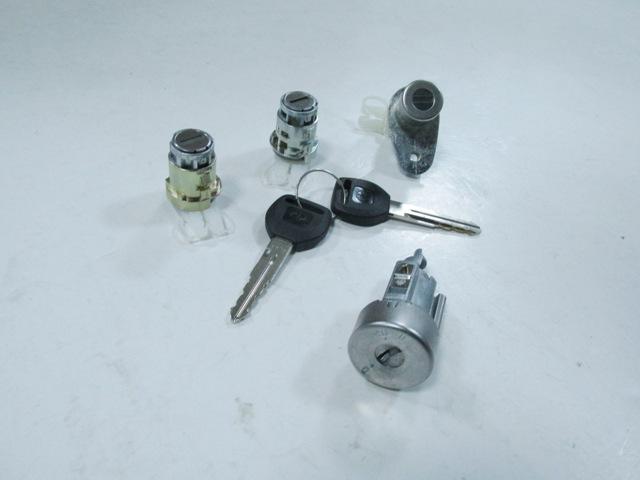 For Honda Cıvıc SD 1990 1991 Ignition 3-way Ignition Door Luggage 4Door 35010-SH3-G12
For Honda Cıvıc SD 1990 1991 Ignition 3-way Ignition Door Luggage 4Door 35010-SH3-G12