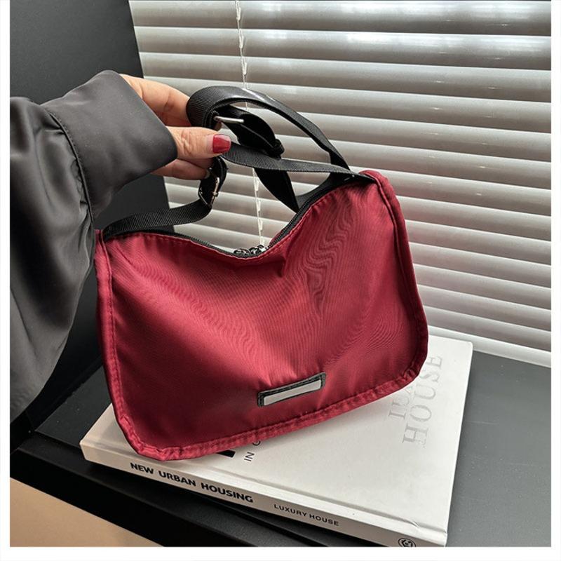 Простая нейлоновая наплечная сумка модная повседневная трендовая сумка-мессенджер для учебы, работы, простая маленькая квадратная сумка one size fits all красный