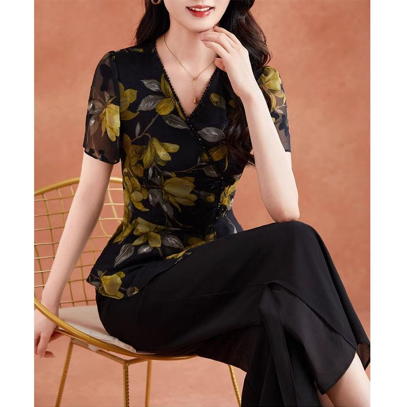 Женский китайский комплект из двух предметов с V-образным вырезом и короткими рукавами, лето 2025: Элегантные, стройнящие брюки широкого кроя M recommended for 85-100 jin
Женский китайский комплект из двух предметов с V-образным вырезом и короткими рукавами, лето 2025: Элегантные, стройнящие брюки широкого кроя M recommended for 85-100 jin