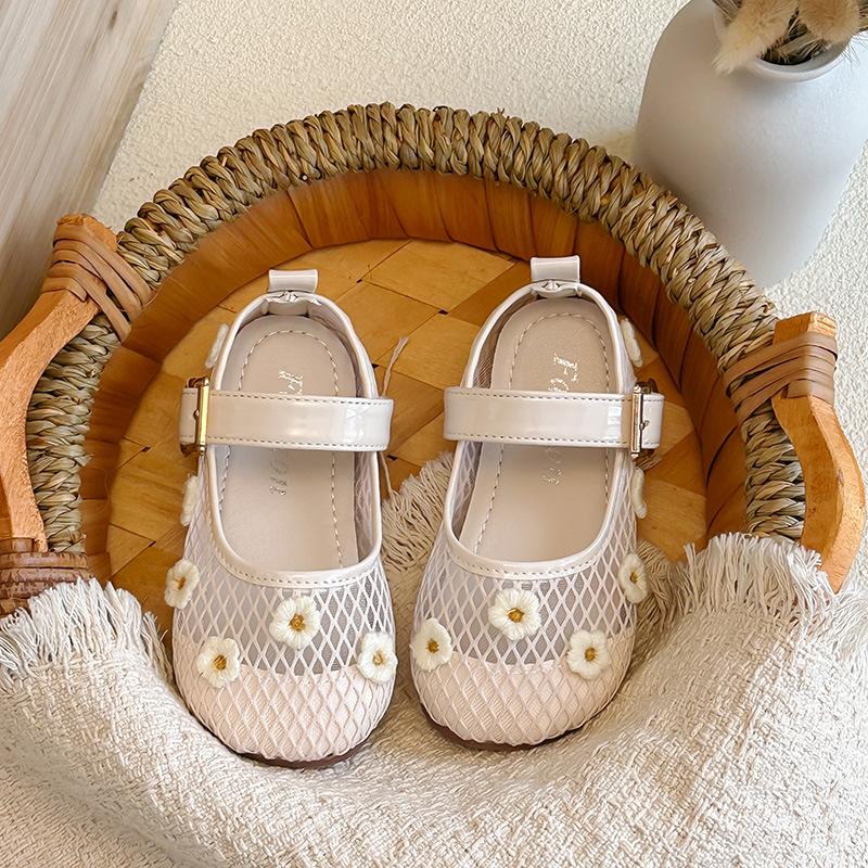 Children s mesh single-layer hollowed-out small shoes2026Summer girls cute little flower sweet princess shoes children s shoes 23-25Code one hand3Double бежевий
Children s mesh single-layer hollowed-out small shoes2026Summer girls cute little flower sweet princess shoes children s shoes 23-25Code one hand3Double бежевий