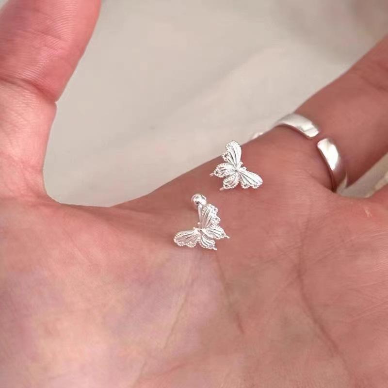 Sweet and cute design three-dimensional small butterfly screw stud earrings simple and high-end temperament earrings
Sweet and cute design three-dimensional small butterfly screw stud earrings simple and high-end temperament earrings