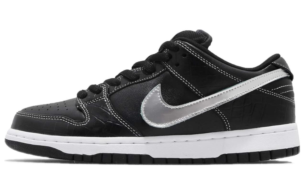 Nike X Diamond Supply Co. Sb Dunk Low Pro Black Diamond BV1310-001 36
Nike X Diamond Supply Co. Sb Dunk Low Pro Black Diamond BV1310-001 36