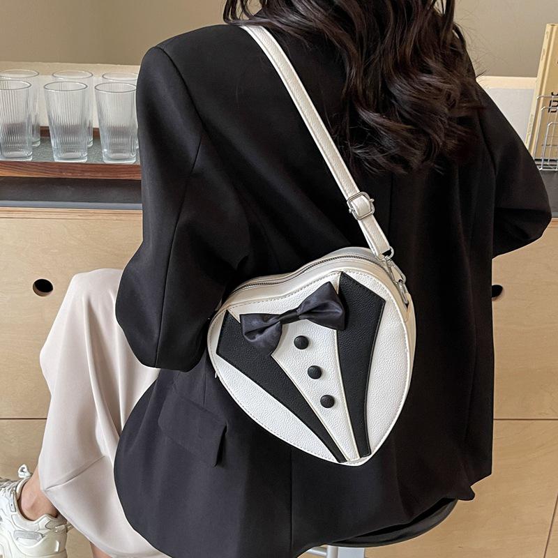 Y2k Style Small Shoulder Bag Heart Shaped Purse Handbags Cute Bow Tie Pu Leather Tote Bags Ladies Crossbody Bags 2024 New
Y2k Style Small Shoulder Bag Heart Shaped Purse Handbags Cute Bow Tie Pu Leather Tote Bags Ladies Crossbody Bags 2024 New
