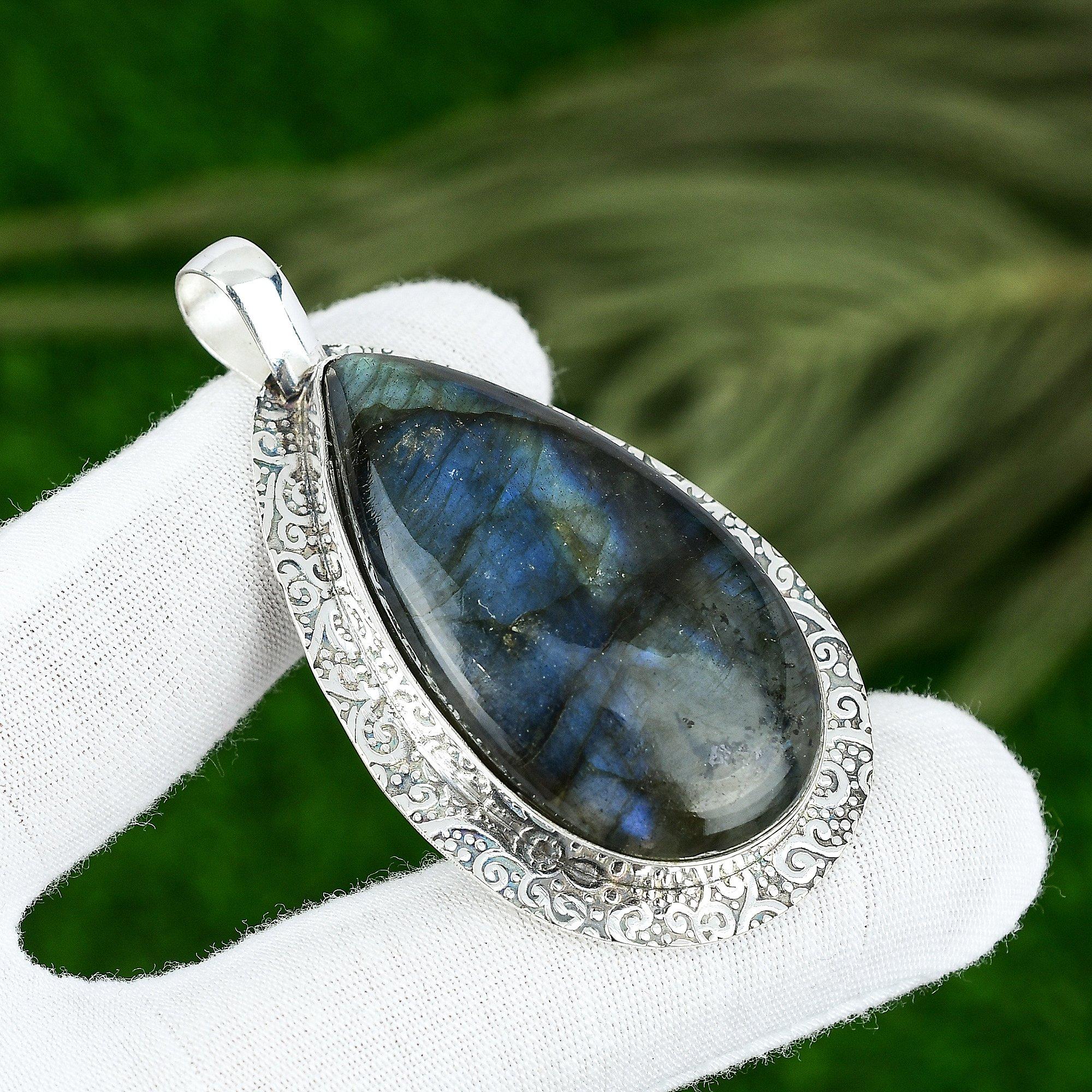 Natural Labradorite Gemstone Pendant Gray 925 Sterling Silver Indian Jewelry
Natural Labradorite Gemstone Pendant Gray 925 Sterling Silver Indian Jewelry