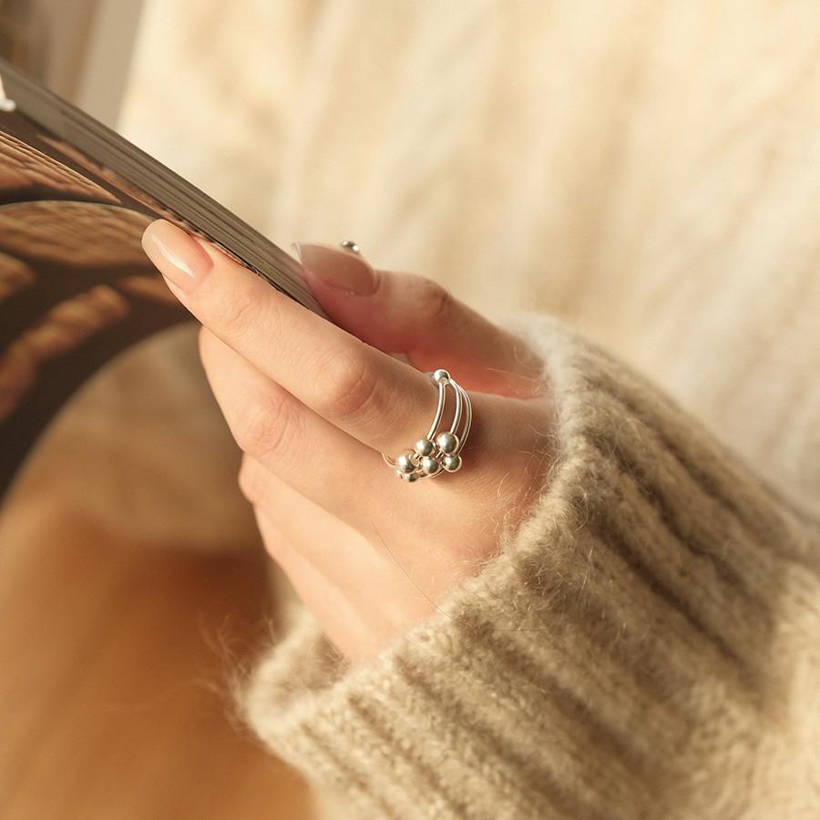 Women s Versatile Multi-Layer Round Bead Open Finger Ring in Creative Design for Index Finger Trend Adjustable Open
Women s Versatile Multi-Layer Round Bead Open Finger Ring in Creative Design for Index Finger Trend Adjustable Open