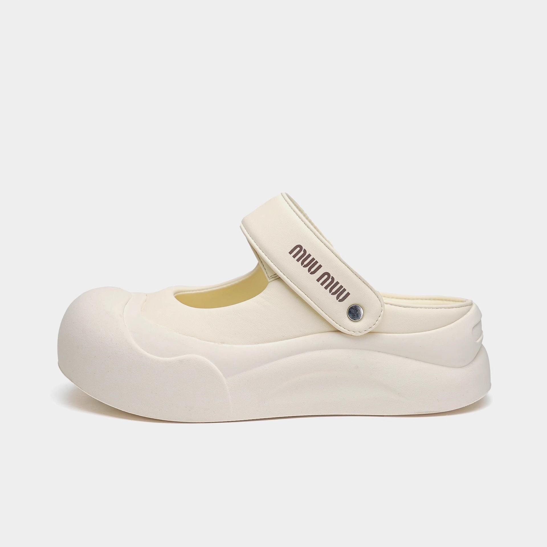 Gu Yun Дневник Солнечного острова ~ Летние новые уродливые милые туфли на толстой подошве с дышащей повседневной обувью Mary Jane для женщин 35
Gu Yun Дневник Солнечного острова ~ Летние новые уродливые милые туфли на толстой подошве с дышащей повседневной обувью Mary Jane для женщин 35