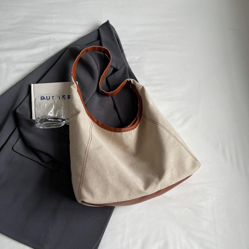 Trendy Colorblock Canvas Tote Bag For Women With Magnetic Closure And Inner Phone Pocket коричневий
Trendy Colorblock Canvas Tote Bag For Women With Magnetic Closure And Inner Phone Pocket коричневий