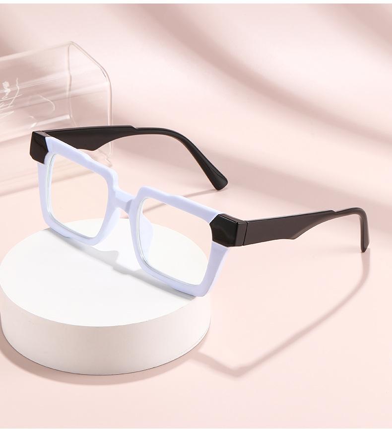 Trendy Square Photochromic Glasses for Women Anti Blue Light Myopia Eyewear Comfortable Personalized Frames 0
Trendy Square Photochromic Glasses for Women Anti Blue Light Myopia Eyewear Comfortable Personalized Frames 0