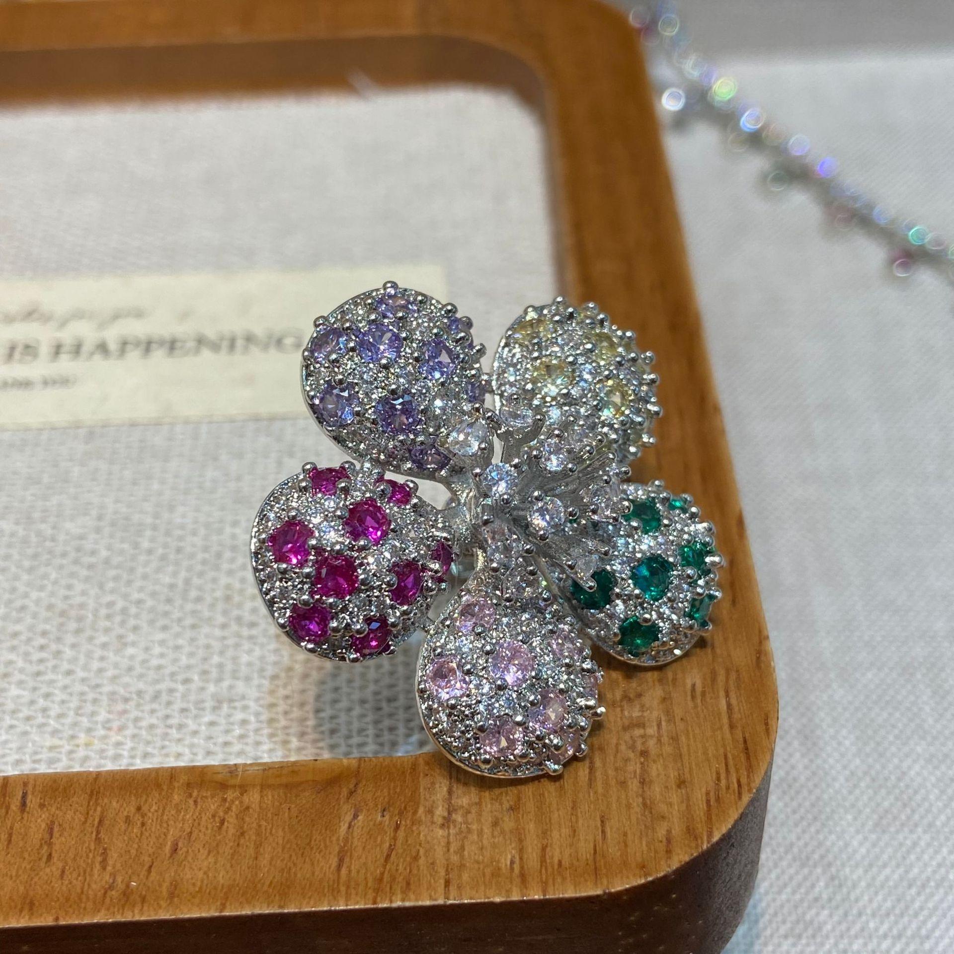 Three-Piece Jewelry Flower Micro-Inlaid Zircon Flower Fashion Vintage High-End Necklace Rhodium-Plated
Three-Piece Jewelry Flower Micro-Inlaid Zircon Flower Fashion Vintage High-End Necklace Rhodium-Plated