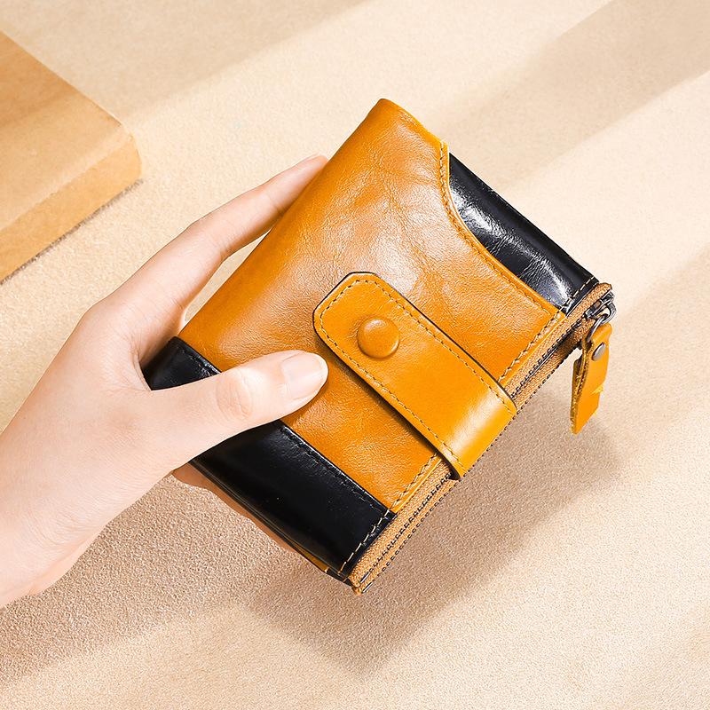 Шкіряний чоловічий гаманець, антимагнітний гаманець для кількох карток з коров ячої шкіри, ретро гаманець для монет на блискавці з олійним покриттям світло-коричневого кольору
Шкіряний чоловічий гаманець, антимагнітний гаманець для кількох карток з коров ячої шкіри, ретро гаманець для монет на блискавці з олійним покриттям світло-коричневого кольору