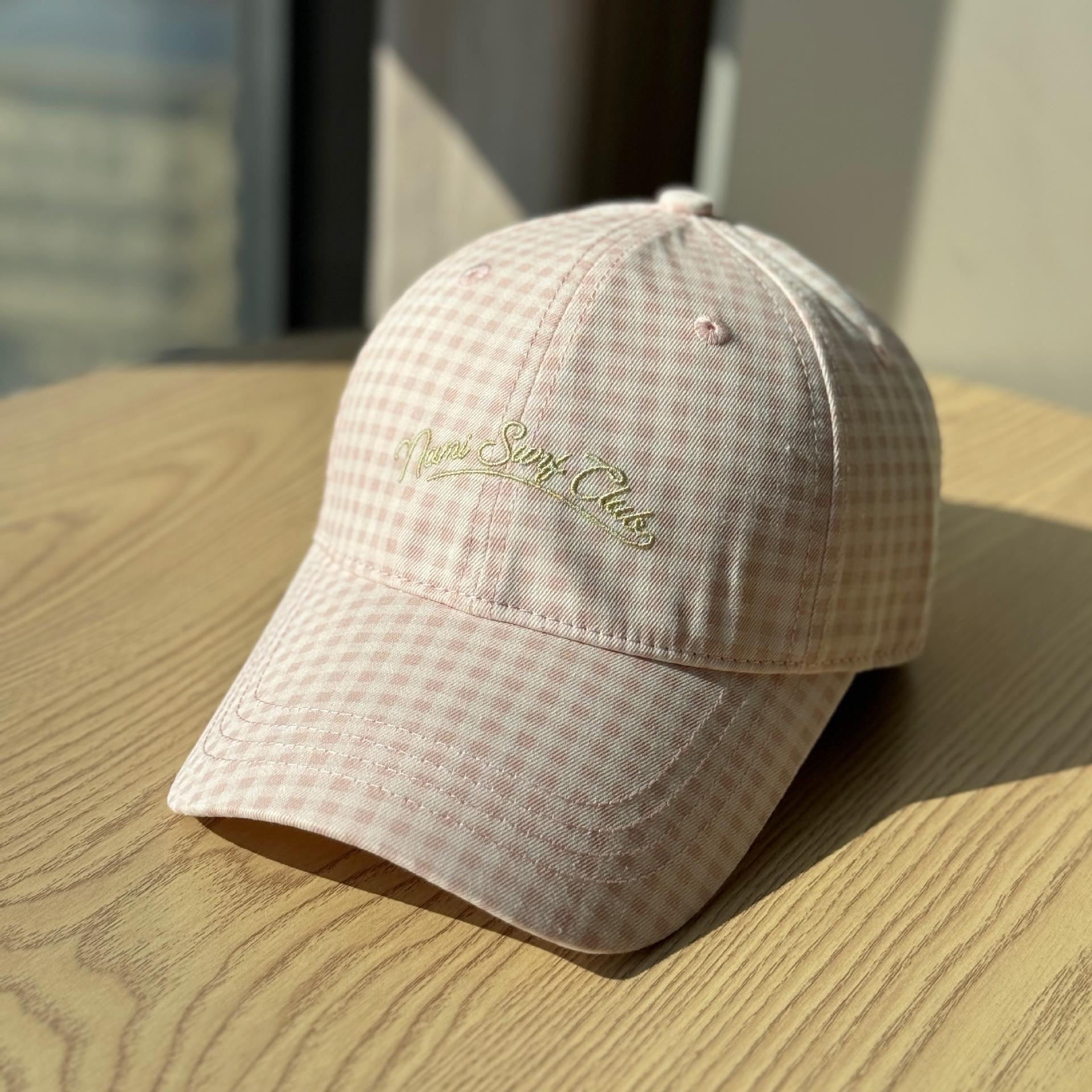 New plaid soft-top baseball cap for men and women with letter embroidery, spring and summer versatile, face-slimming, sun protection cap Adult54-60Adjustable розовый
New plaid soft-top baseball cap for men and women with letter embroidery, spring and summer versatile, face-slimming, sun protection cap Adult54-60Adjustable розовый