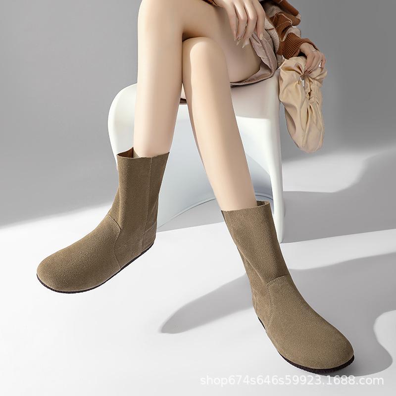 Autumn and winter round head short boots soft sole retro literary temperament comfortable two wear boots thin medium boots women 40 хакі
Autumn and winter round head short boots soft sole retro literary temperament comfortable two wear boots thin medium boots women 40 хакі